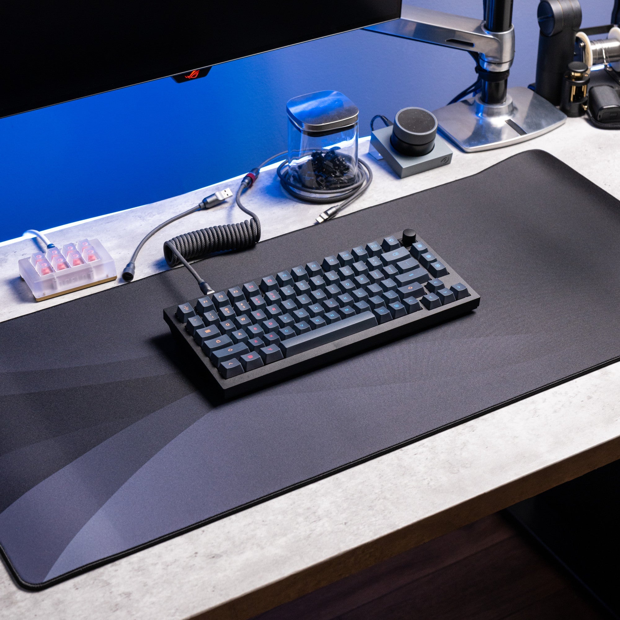 Premium ONEofZERO gaming desk setup